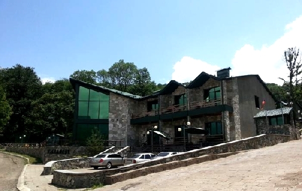 Villa Rest, Parz lich